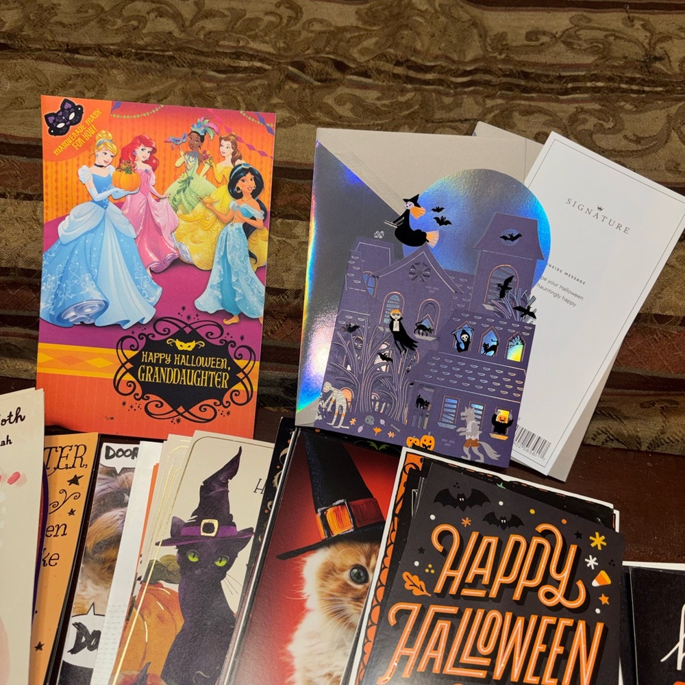 Hallmark Card Bundle - Picture 8 of 10